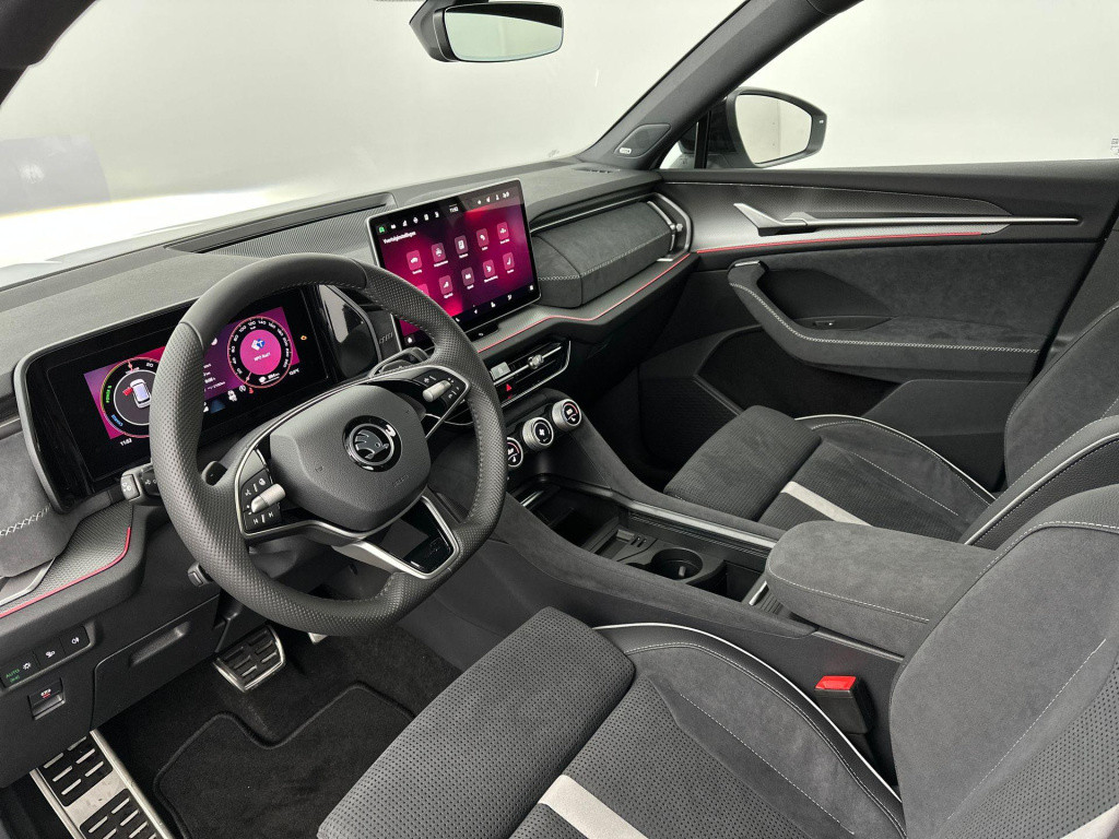 Skoda Kodiaq 1.5 tsi phev sportline business trekhaak - lm 19 inch - 360 ca