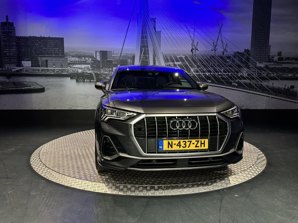 Audi Q3 35 tfsi s edition *pano*camera*trekhaak*