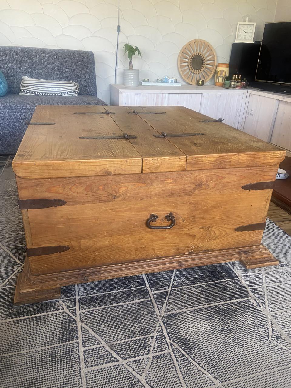 Houten salontafel kist model, koloniaal  45x85x100cm met 2 opbergruimtes