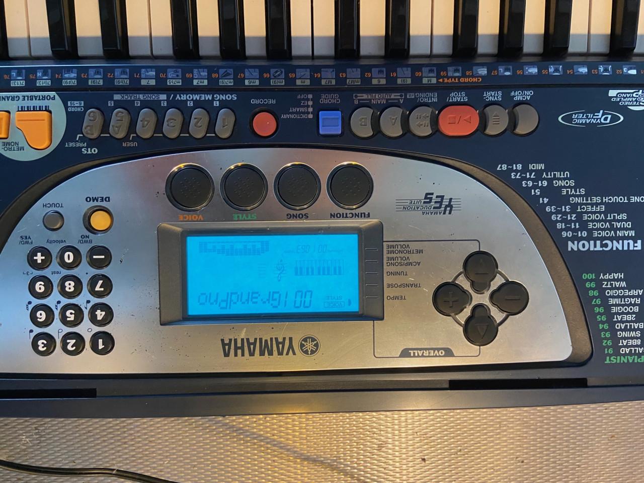 YAMAHA PSR-270 Keyboard