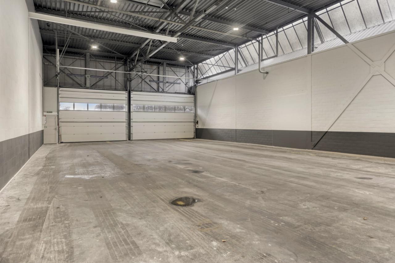 TE HUUR | Bedrijfsruimtes in Axel