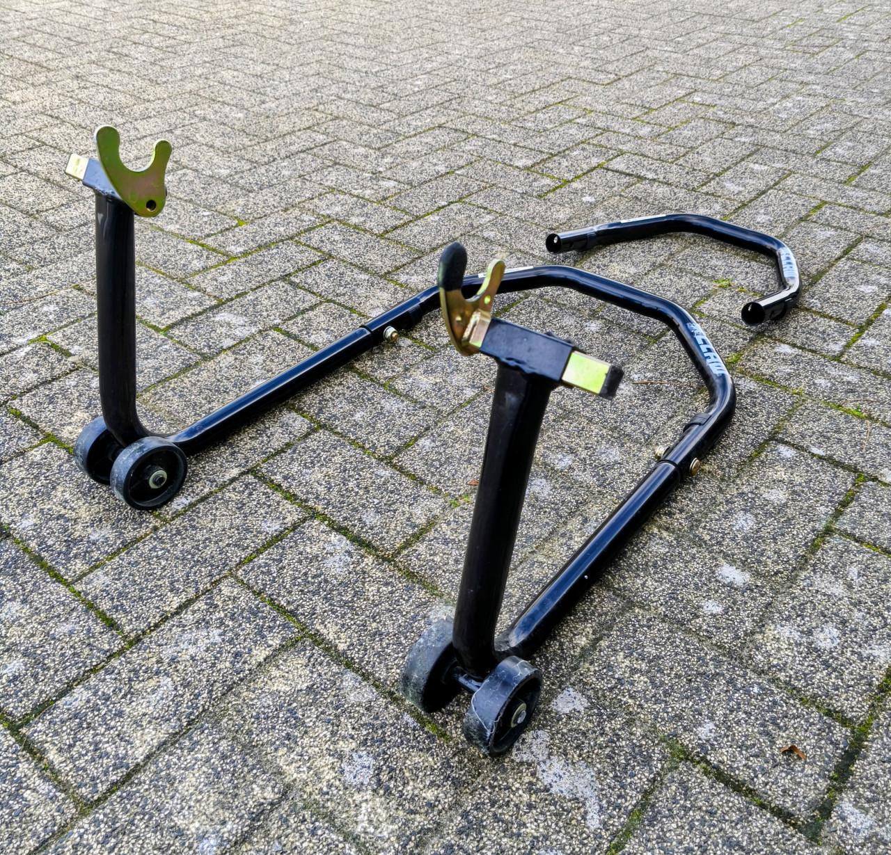 Te koop aangeboden paddock standaard.