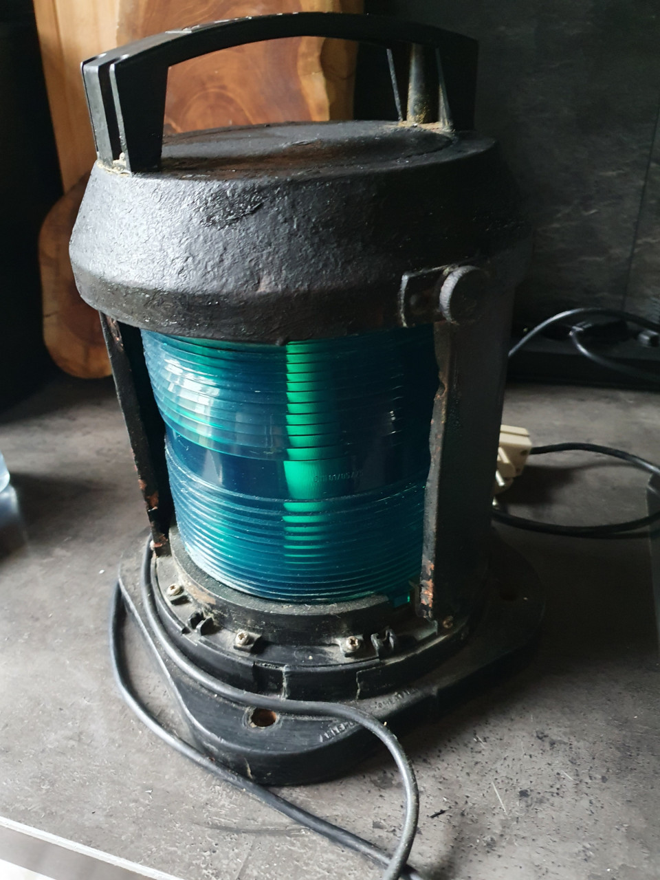 Mooie antieke grote scheepslamp van glas en ijzer, made in germany..