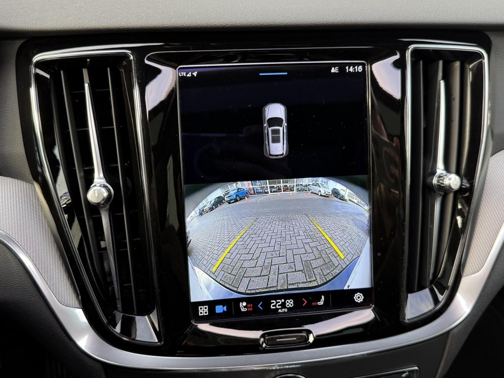 Volvo V60 t6 398pk recharge dark| panodak| adap.cruise| 360camera| trekhaa