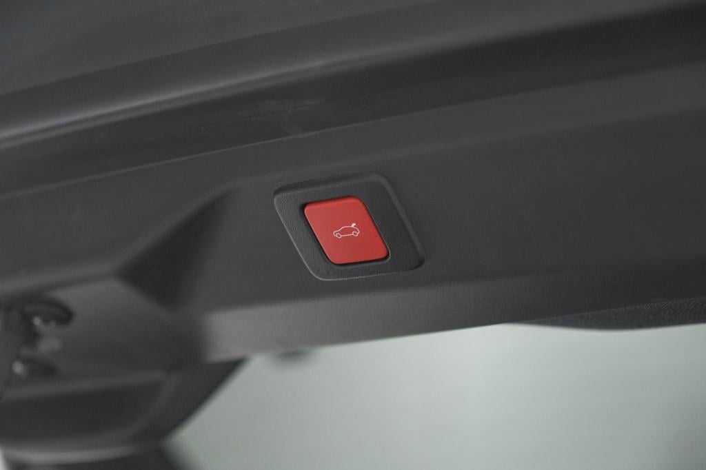 Peugeot 3008 1.2 hybrid 145 gt | adaptieve cruise control | elektrische kof