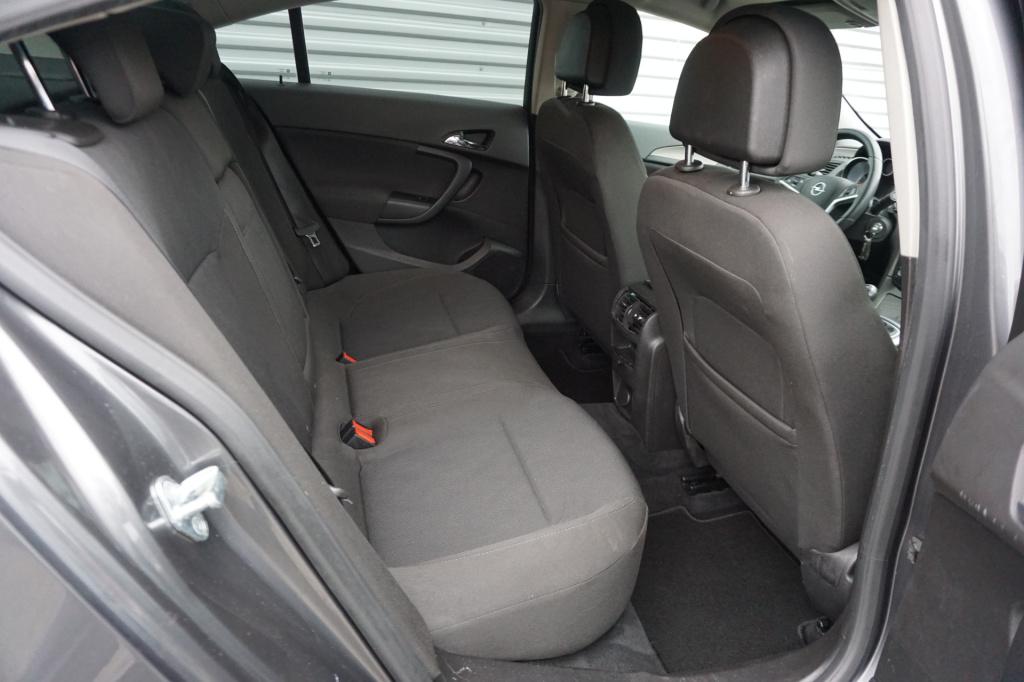 Opel Insignia 1.8 edition climate / cruise controle / parkeersensor