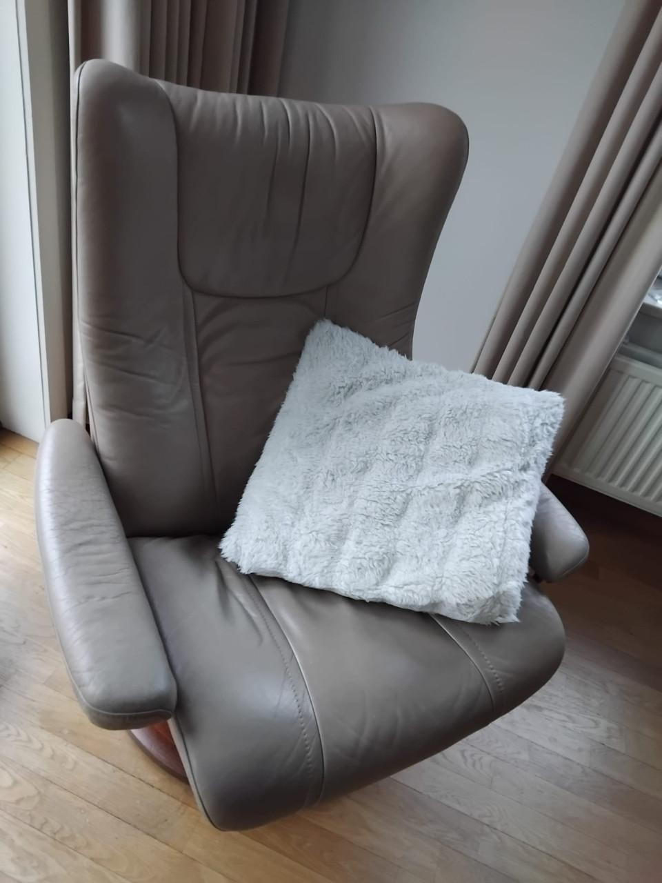Comfortabele draaifauteuil van leer: goede staat