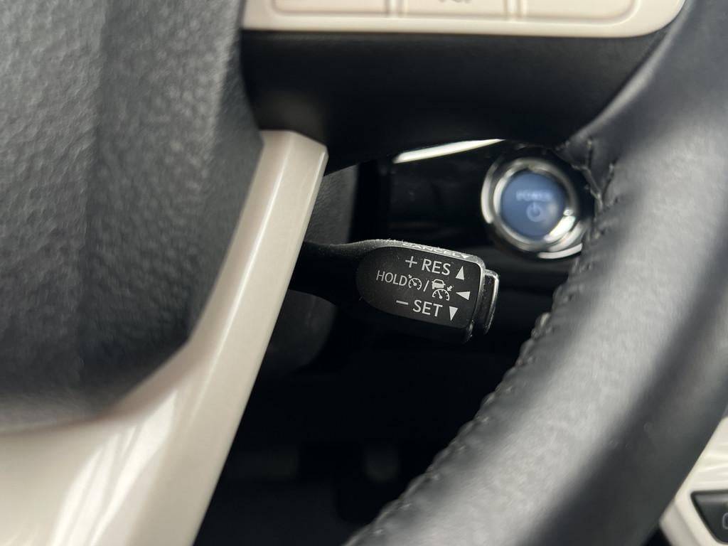 Toyota Prius 1.8 plug-in executive