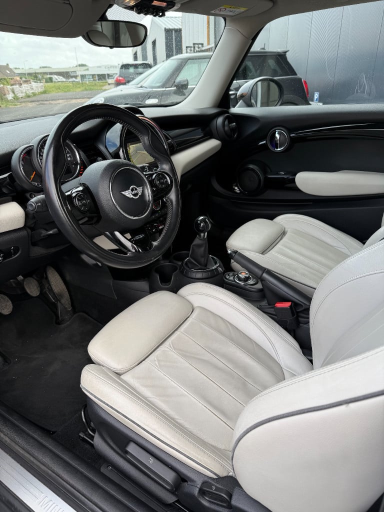 Mini Cooper 1.5 - chili - pano