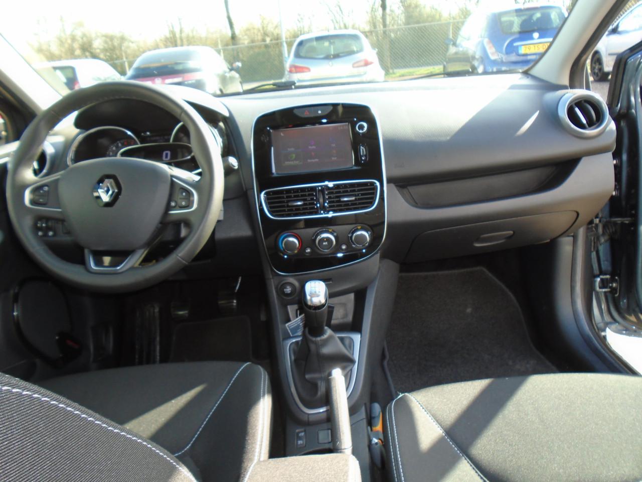 Renault Clio 10.9 TCe Estate Limited