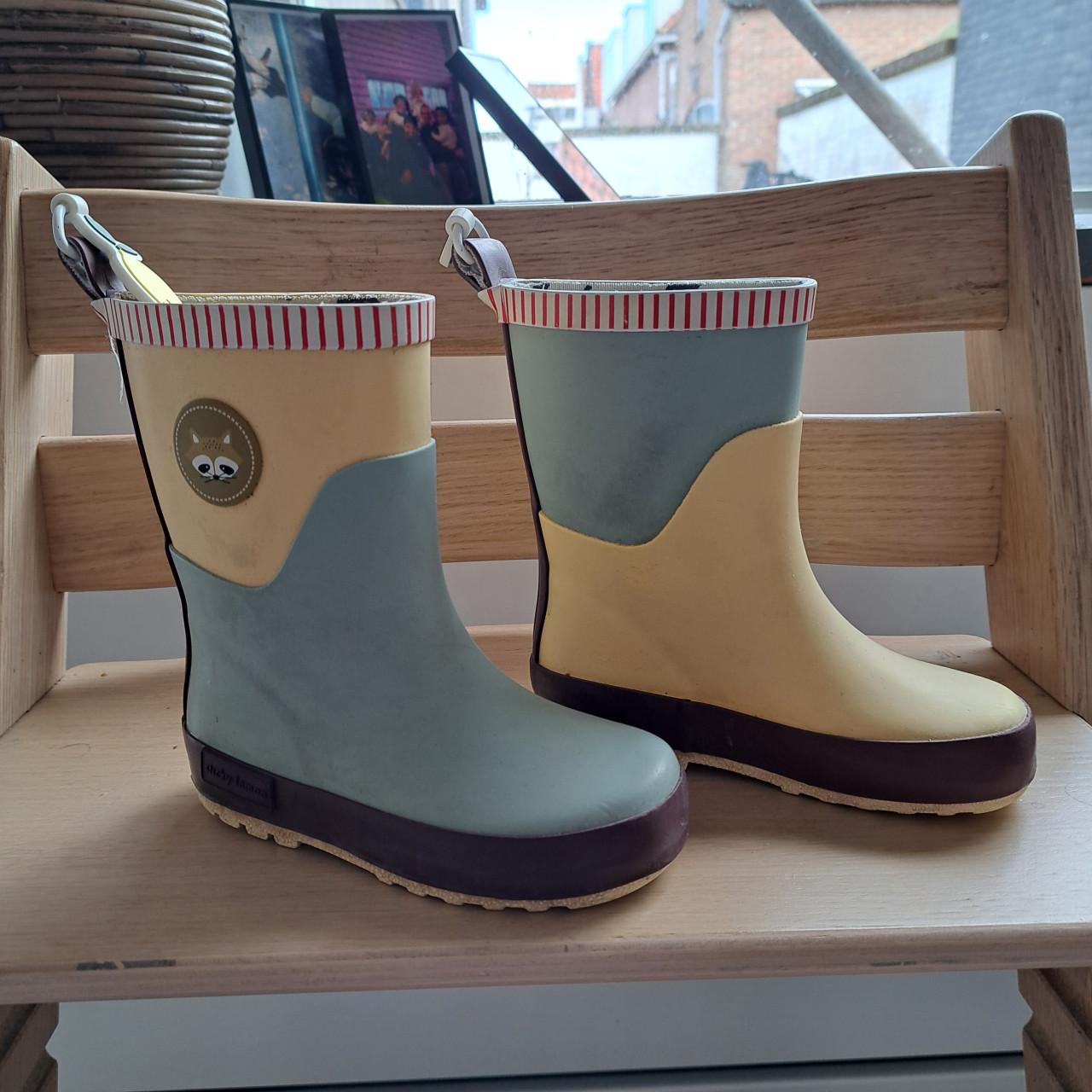 Regenlaarsjes maat 24