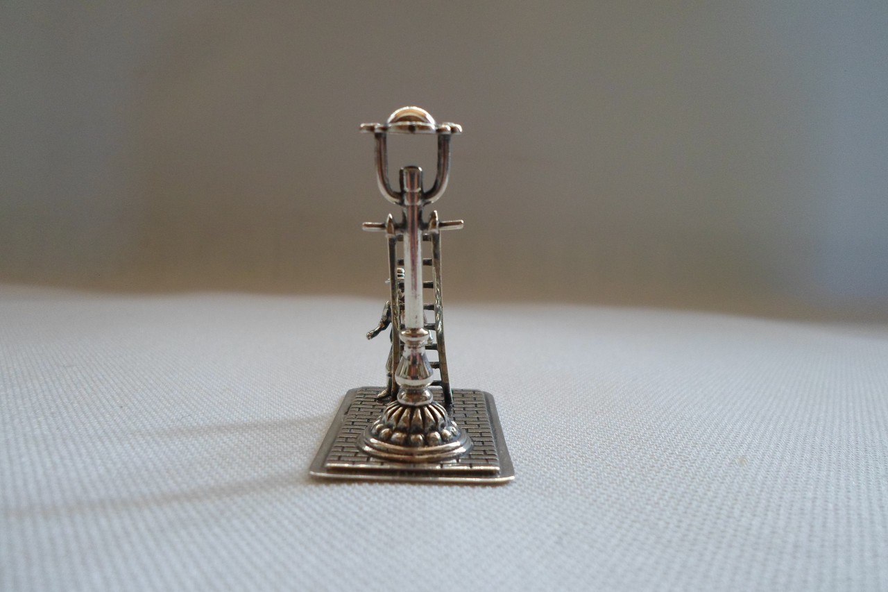 Zilver Miniatuur Man Trap Lantaarnpaal