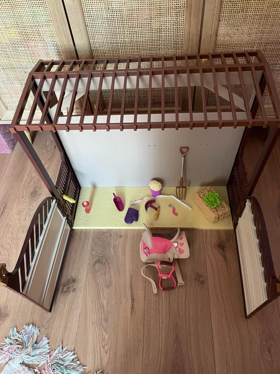 Nieuwe Our Generation paardenstal