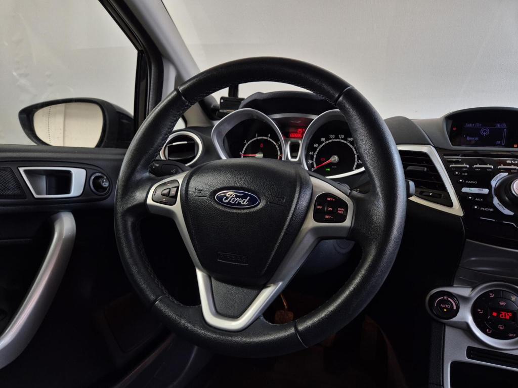 Ford Fiesta 1.25 titanium / keyless / cruisecontrol / nieuwe distriebutieri