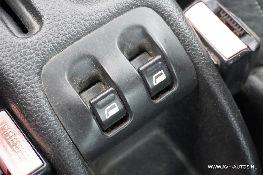 Peugeot 206 1.4-16v gentry premium