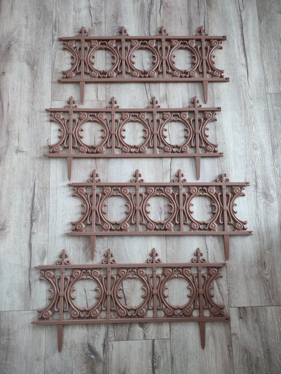 Prachtige bruine kunststof tuin hekjes, borders, afscheiding