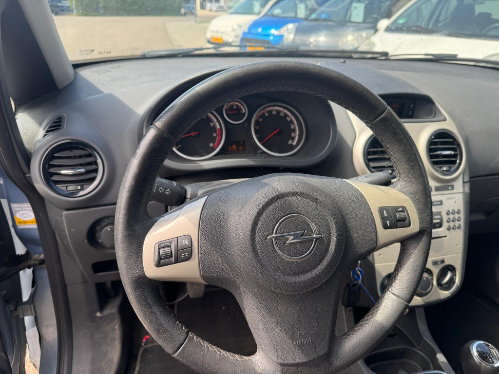 Opel Corsa 1.2-16v enjoy/lees tekst!/