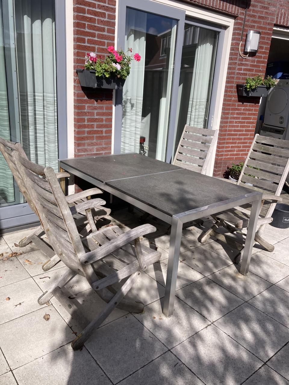 Tuintafel met 4 verstelbare teak houten stoelen