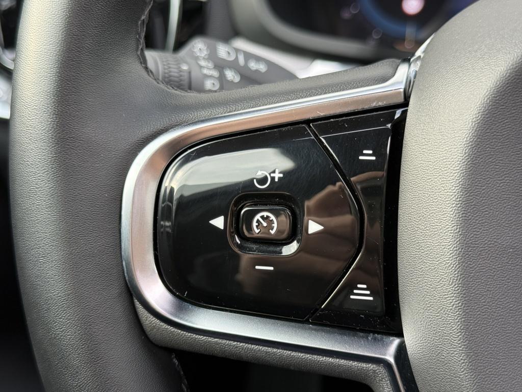 Volvo V60 t6 398pk recharge dark| panodak| adap.cruise| 360camera| trekhaa