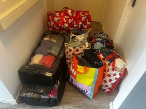 Kleding – Maat 40/42 (L/XL) – Zo goed als nieuw!