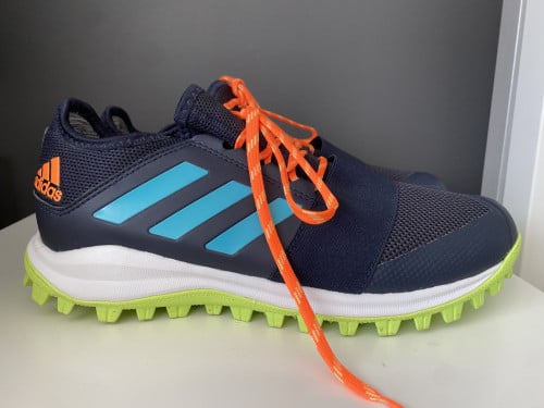 Hockey schoenen van het merk Adidas.
