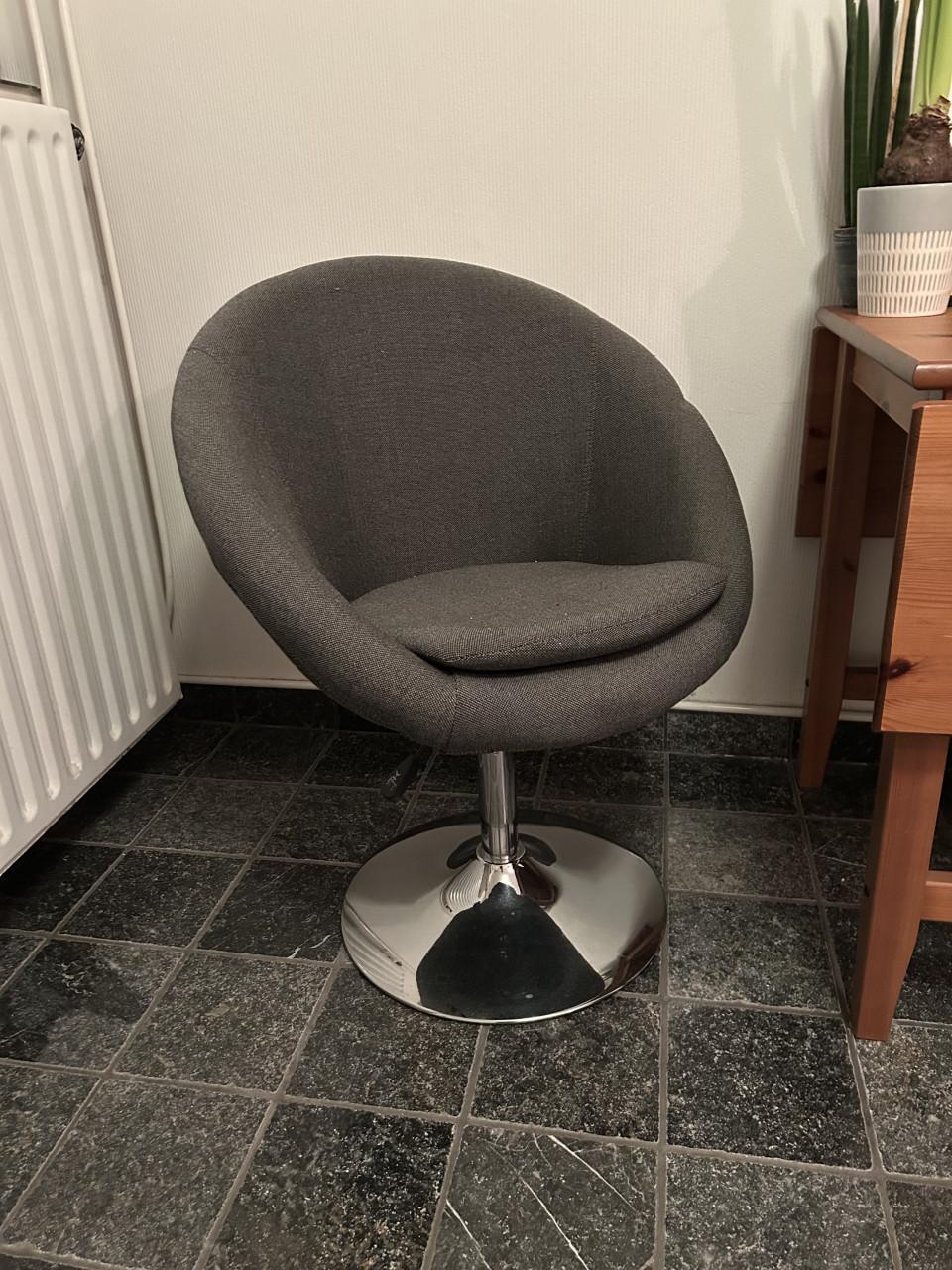 2 kuipstoeltjes / eetkamerstoeltjes