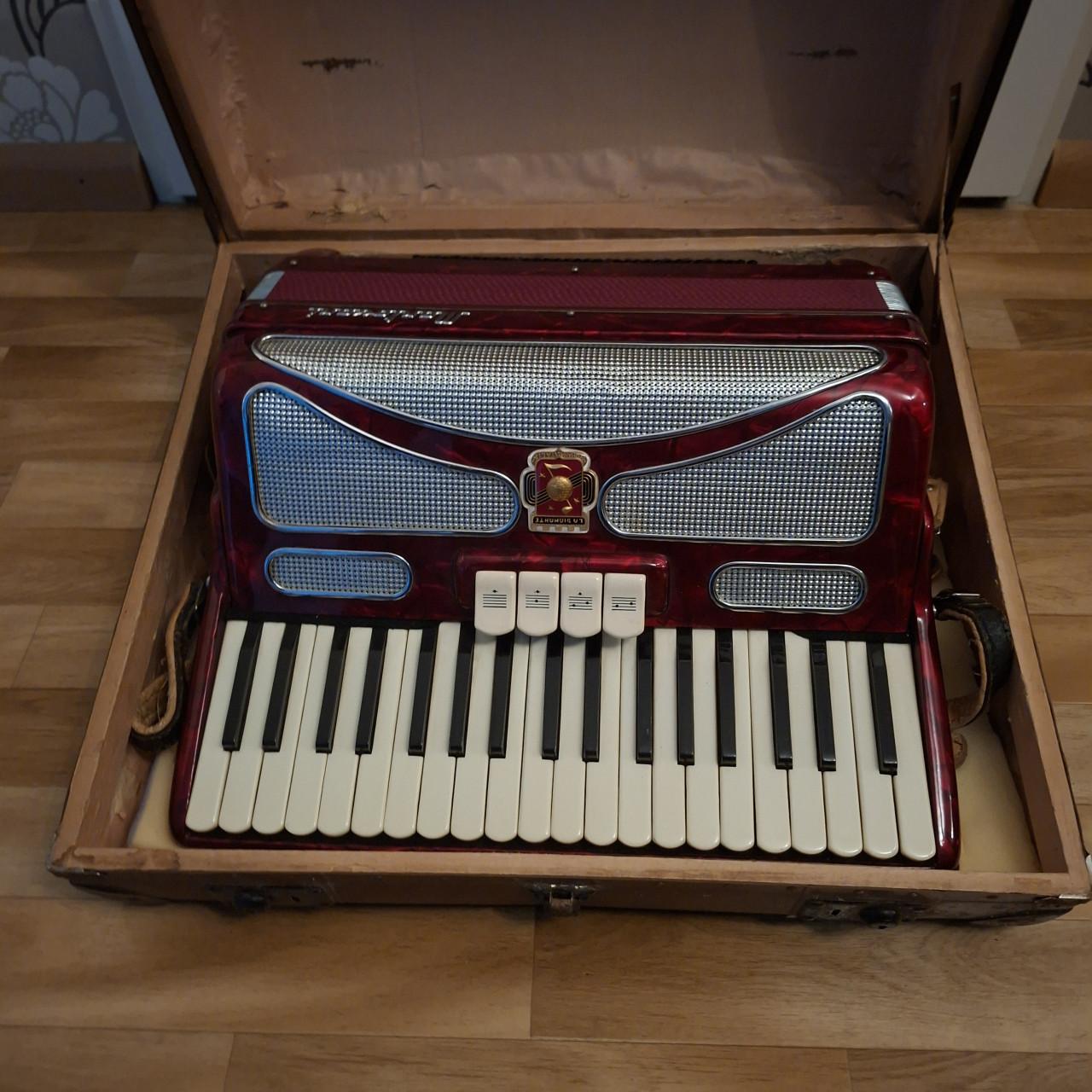 Accordion mantovanin