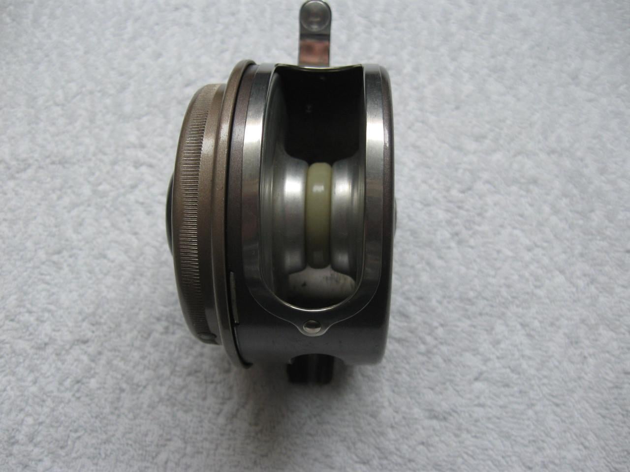 2 vintage - oldskool vliegenreels DAIWA - Shakespeare