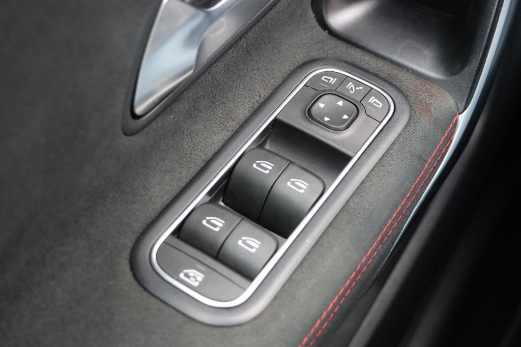 Mercedes-Benz Cla 200 amg line 163pk