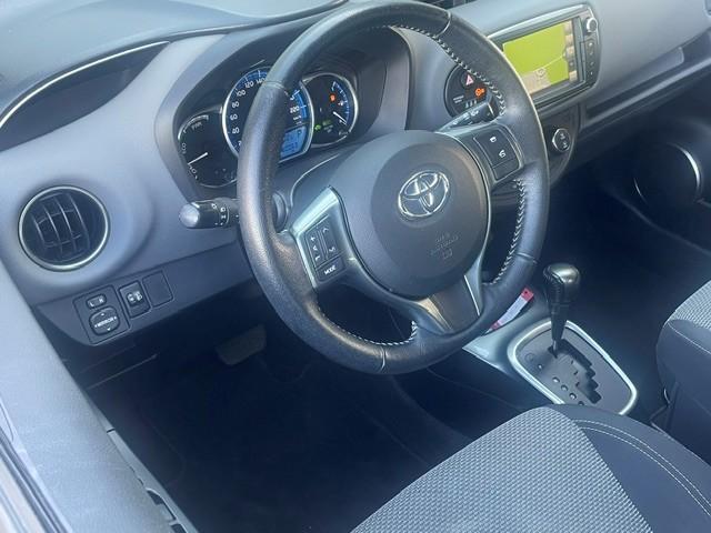 Toyota Yaris 1.5 hybrid trend bi-tone
