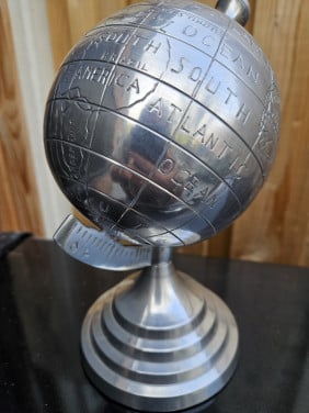 Prachtige vintage aluminium wereldbol zware kwaliteit...