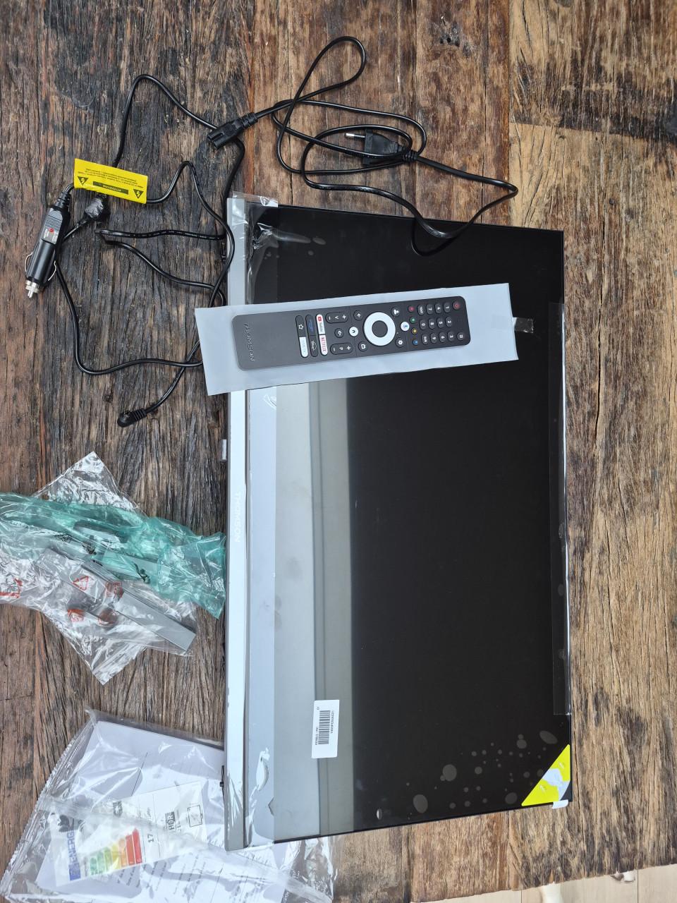 Nieuwe smart tv 24 inch 12V en 230V