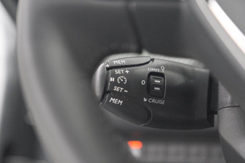 Peugeot 208 puretech 100 allure pack | camera | apple carplay | parkeersens