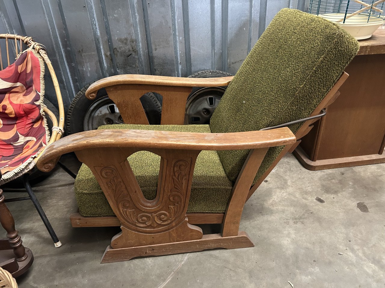 Brocante; rotan stoeltje, rookstoel, etc