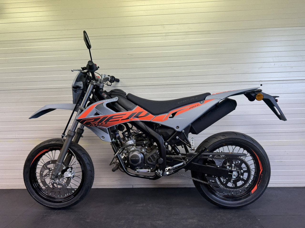 Rieju MRT 50 Grey E5+ het aller nieuwste model nu op voorraad!