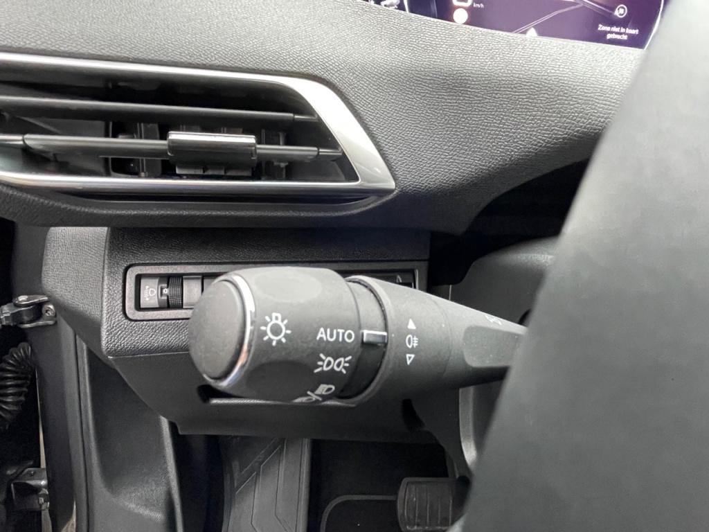 Peugeot 3008 allure 1.2-130pk automaat (eat8) apple carplay & android auto 