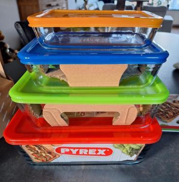 Nieuwe set Pyrex ovenschalen (winkelprijs € 50,00)