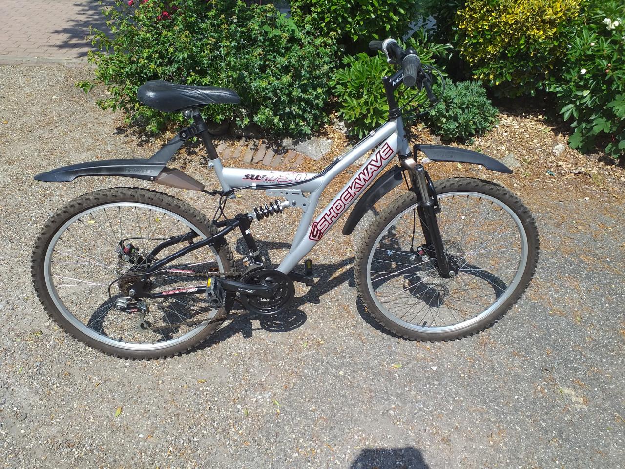"""""MOUNTAINBIKE SHOCKWAVE 750 MOOI VOOR OP VAKANTIE""""
