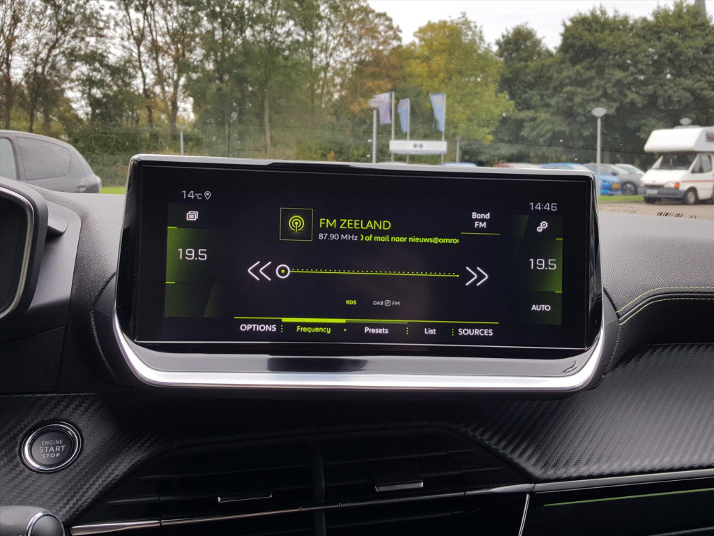 Peugeot 208 gt 1.2 puretech 100pk (vol)automaat (eat8) | navigatie 3d cockp