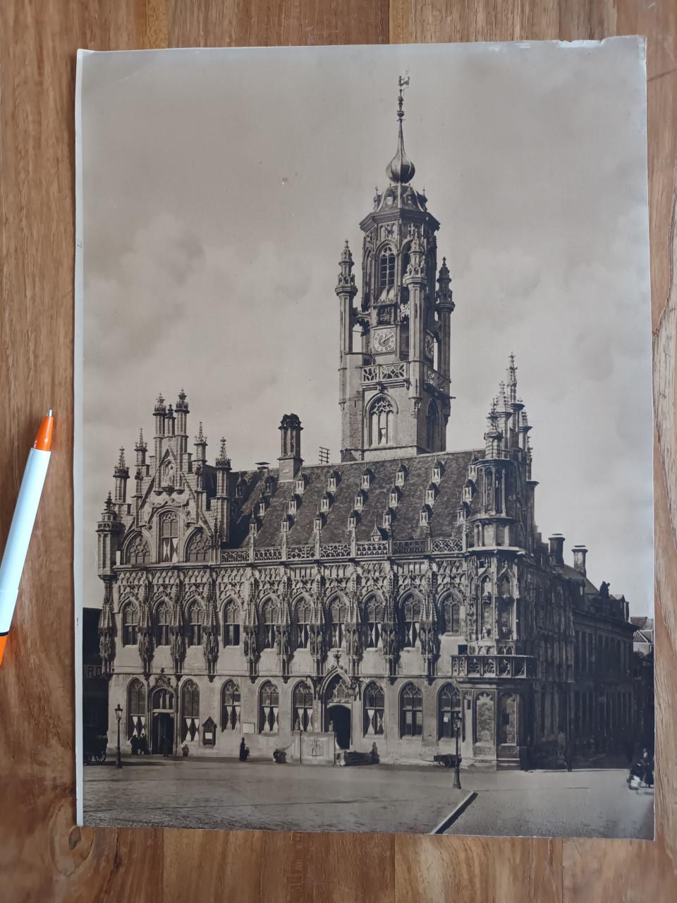 Grote foto Stadhuis Middelburg ca.1930 in goede staat
