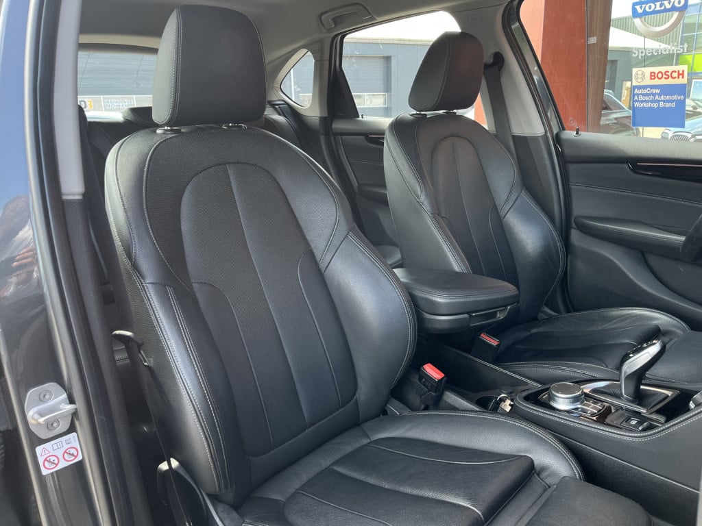 BMW 2-serie active tourer 220i high executive | head-up | navi | camera | l
