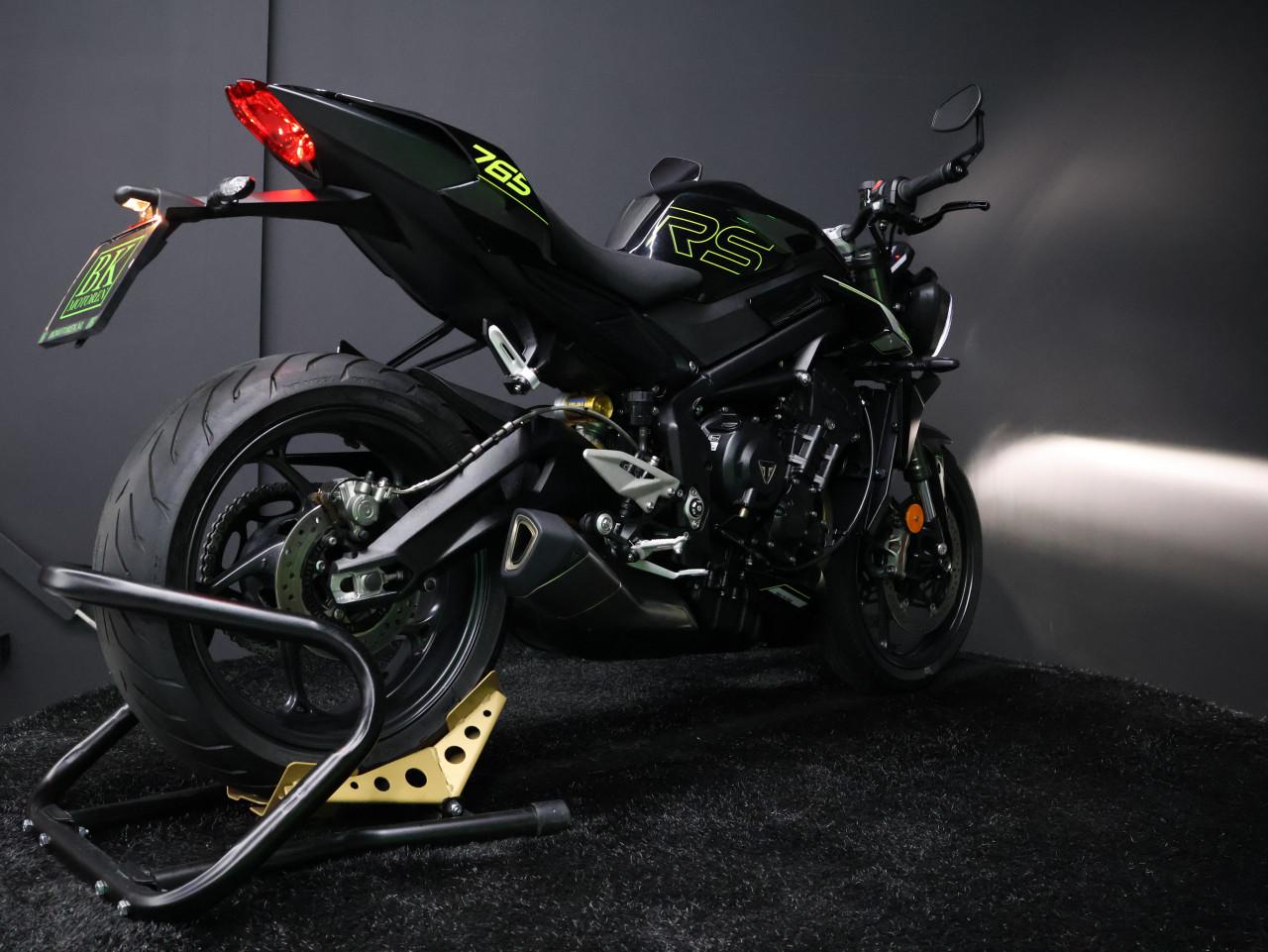 STREET TRIPLE RS | Phantom Black