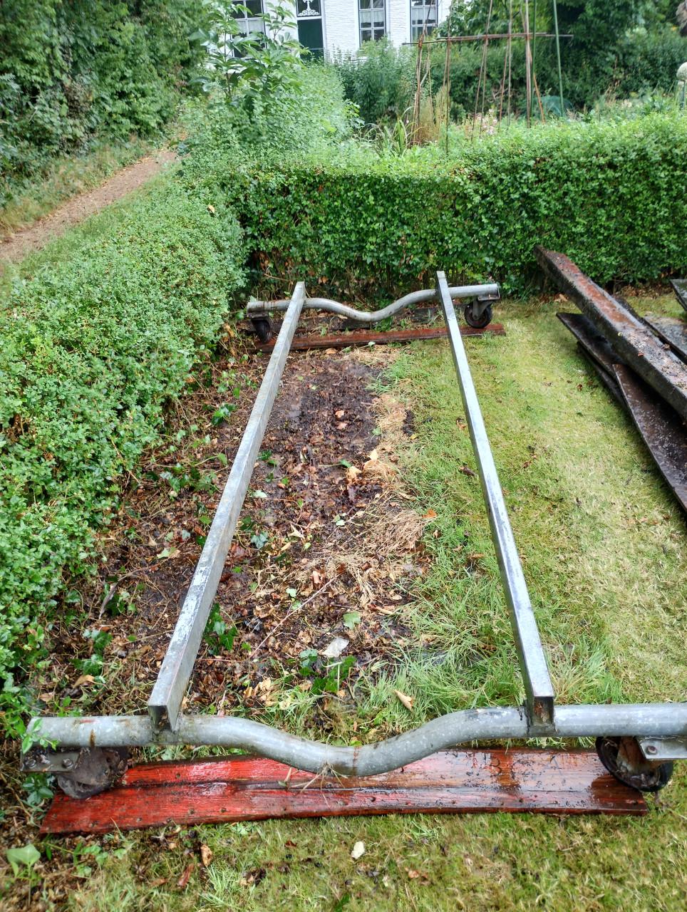 Zweedse zeilsloep 'Mojen ' overnaads met Volvo motor