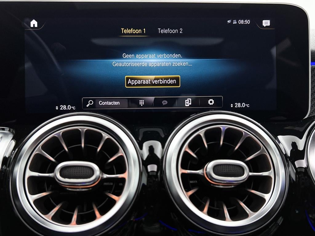 Mercedes-Benz Glb 180 business solution amg | panoramadak | sfeerverlichtin
