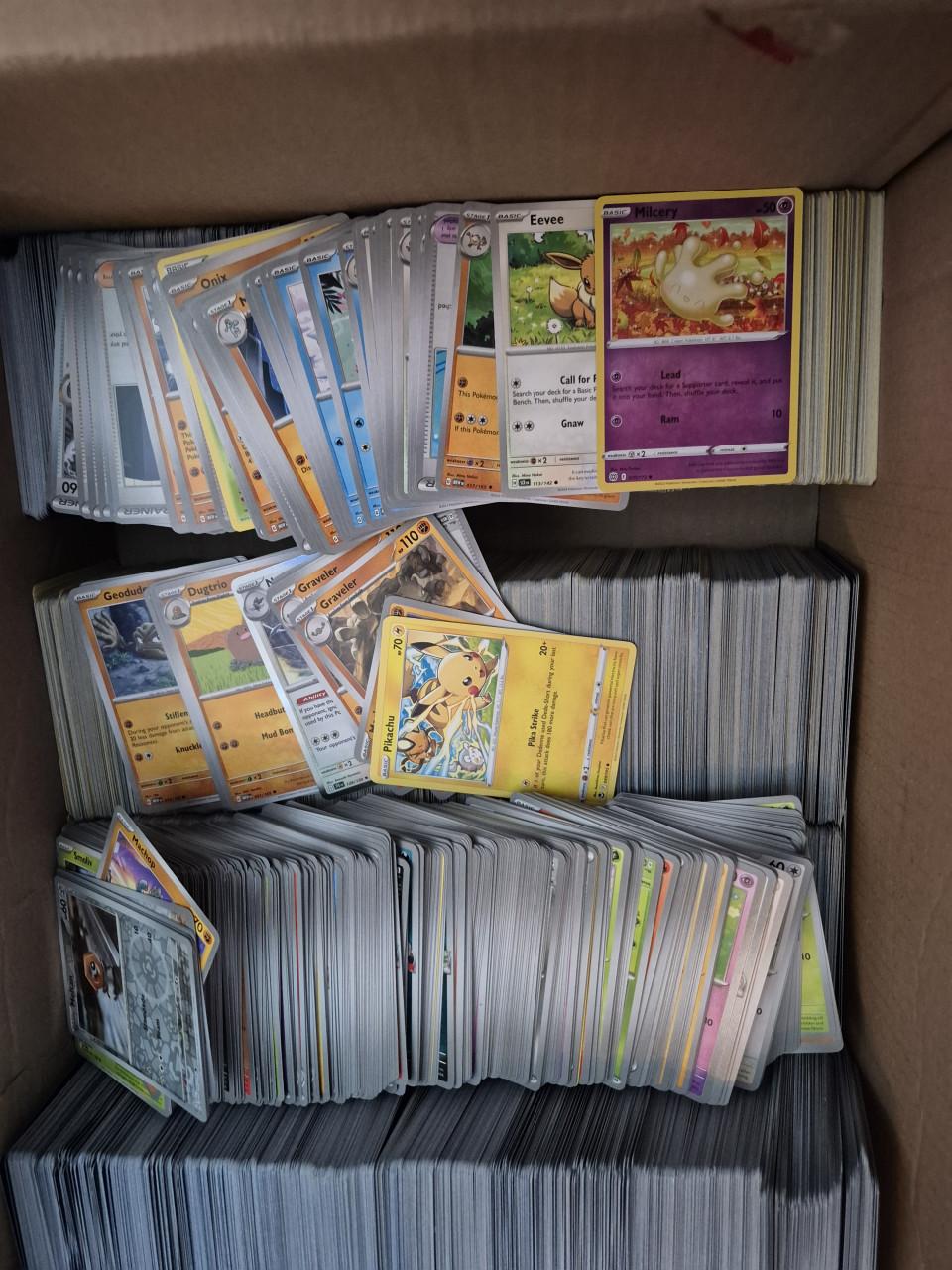 Mega partij van 5000+ pokemon kaarten. veel glimmende