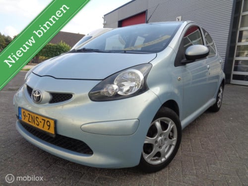 Toyota Aygo 1.0-12v + stuurbekr.lm velgen nieuwe apk mee neemprijs