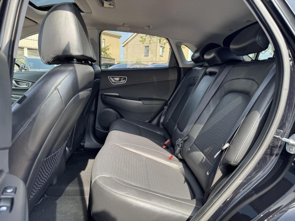 Hyundai Kona ev premium 64 kwh black edition soh 96,4% + schuif-/kanteldak!