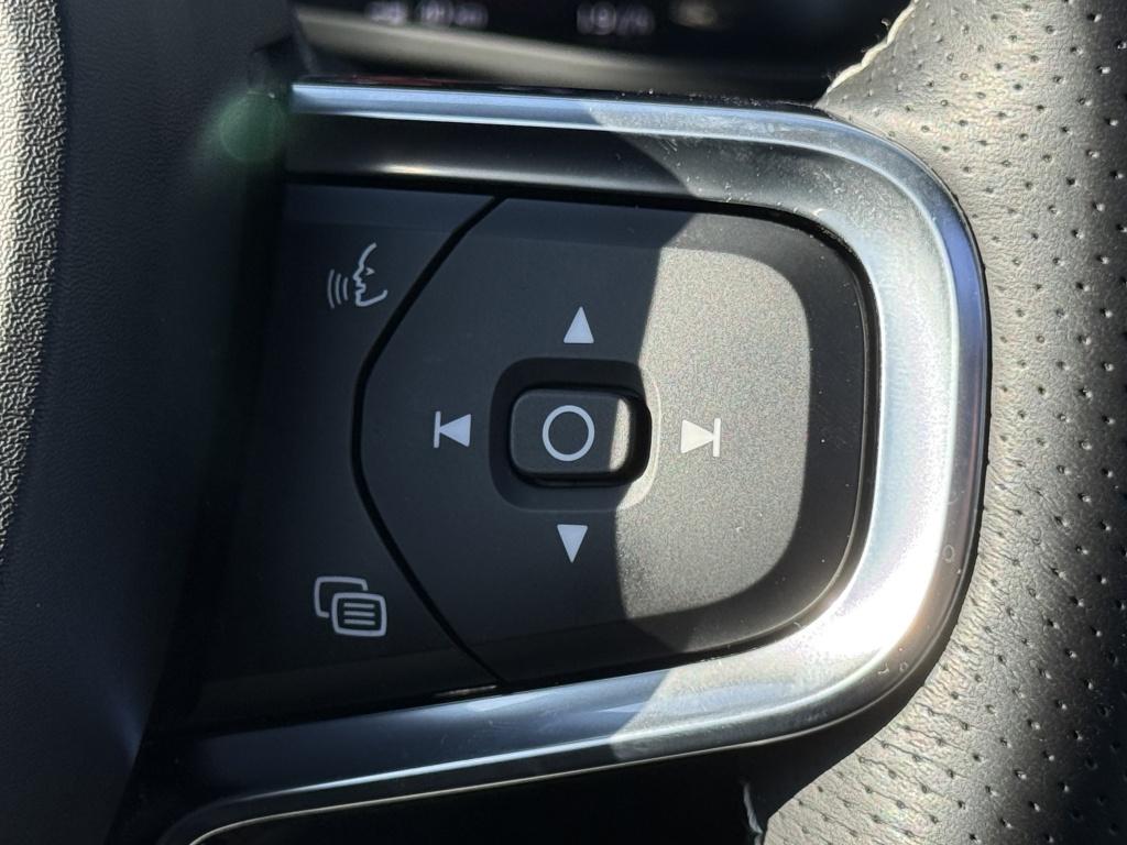 Volvo XC40 t4 211pk recharge r-design| pano| adap.cruise| trekhaak| camera