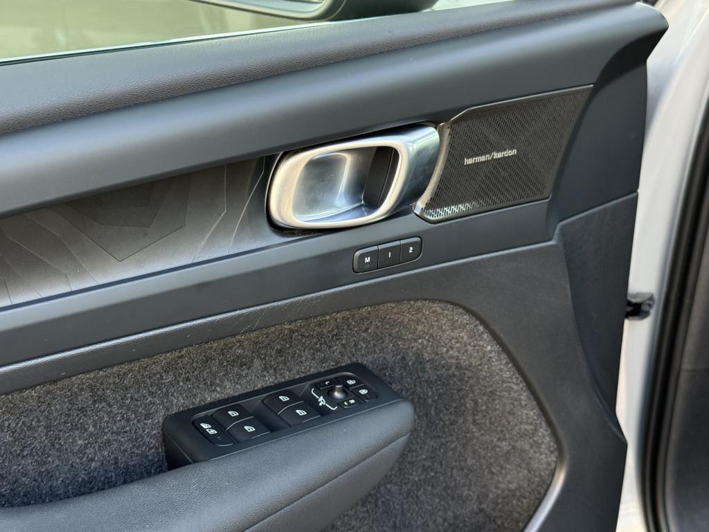 Volvo XC40 t5 262pk recharge ultimate bright| panodak| adap.cruise| leder|