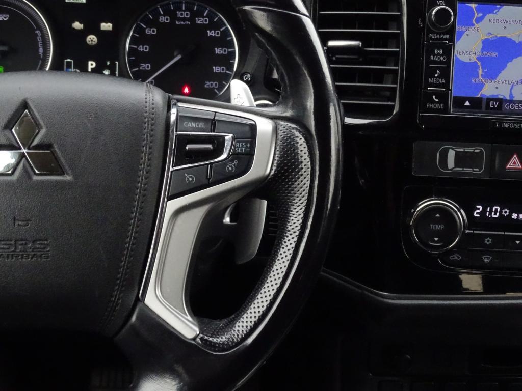 Mitsubishi Outlander 2.0 phev executive edition | trekhaak | navi | camera